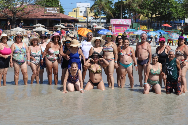 Idosos de Inocência  realizam sonho e conhecem o mar pela primeira vez.